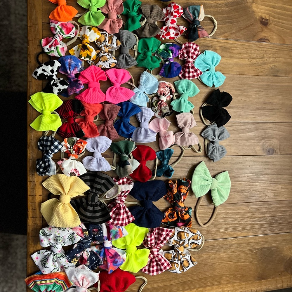 Little  Loper Bow Lot- 58 Bows on Nylon